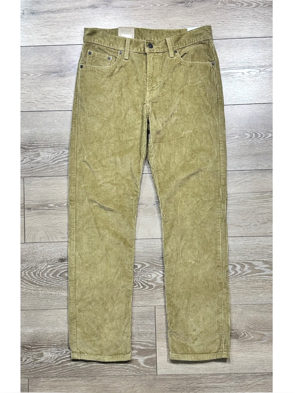 Levi’s NWT Golden Tan Straight Leg Corduroy Pants 29x30